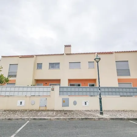 Admiral House Villa *