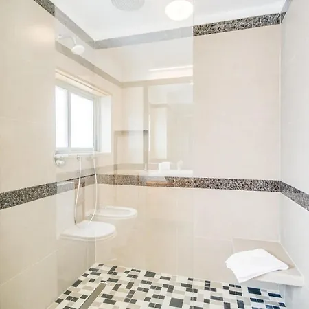 Admiral House * Estoril