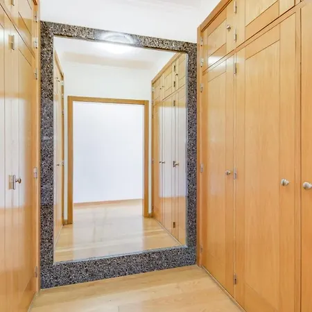 Admiral House Villa *